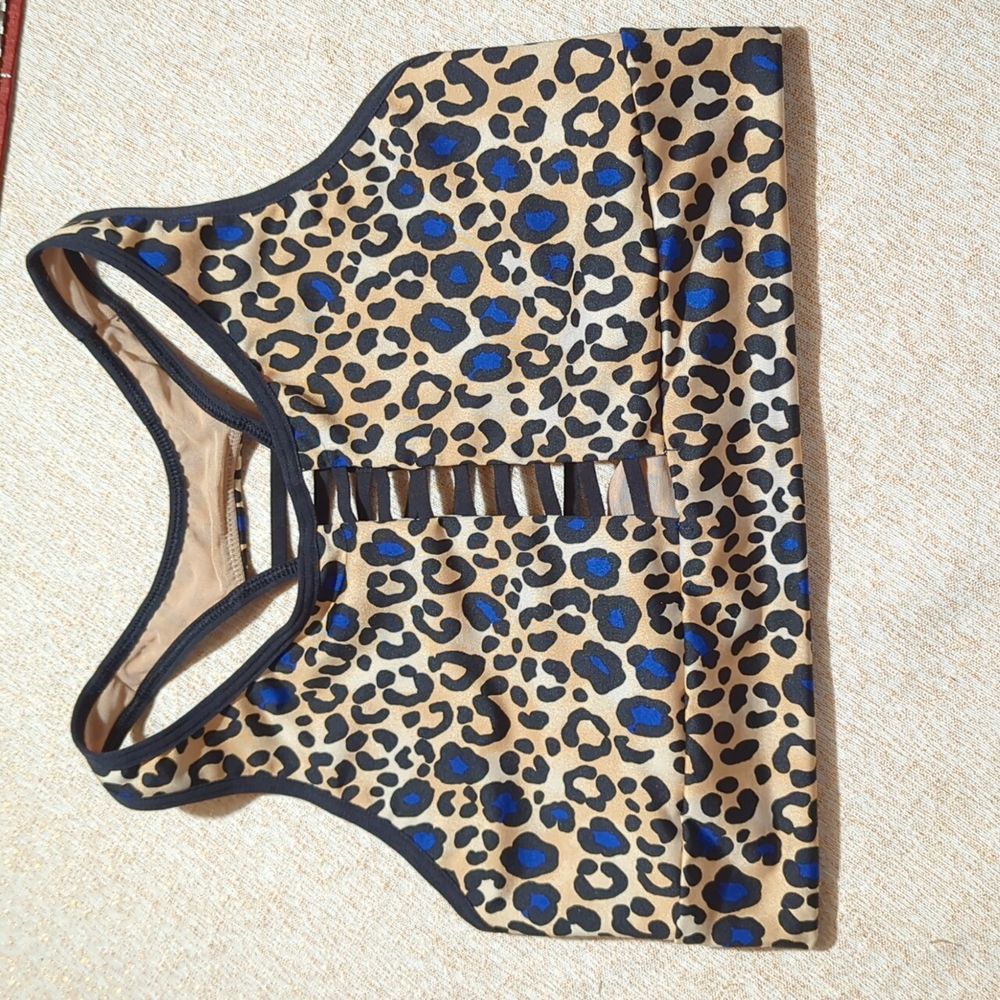 Victoria sport leopard print sports bra